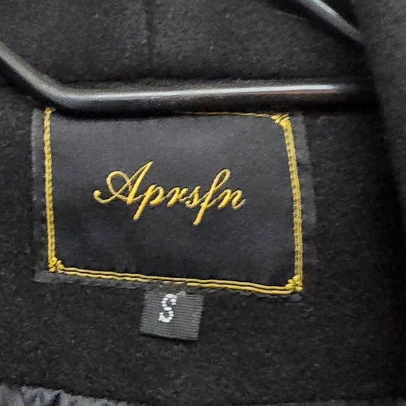Aprsfn brand coat is a women's black winter coat available in size small. - Picture 3 of 3